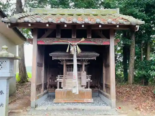 大澤八幡社の{uncategorized: "未分類", other: "その他", undefined: "問題あり", building: "その他建物", grave: "お墓", sacred_gate: "鳥居", guardian: "狛犬", statue: "像", buddha: "仏像", history: "歴史", nature: "自然", garden: "庭園", animal: "動物", pagoda: "塔", temizu: "手水舎", mountain_gate: "山門・神門", sanctuary: "本殿・本堂", subordinate: "末社・摂社", art: "芸術", scenery: "景色", jizo: "地蔵", ema: "絵馬", goshuin: "御朱印", omikuji: "おみくじ", items: "授与品その他", amulet: "お守り", goshuincho: "御朱印帳", eats: "食事", festival: "お祭り", votive_dance: "神楽", shichigosan: "七五三参", wedding: "結婚式", experience: "体験その他", initially: "初詣", around: "周辺", anti_infection: "感染症対策"}