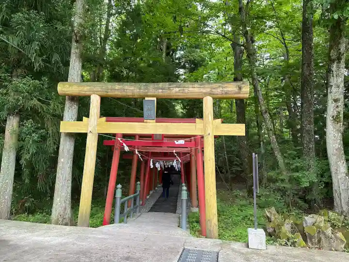 新屋山神社(山梨県)
