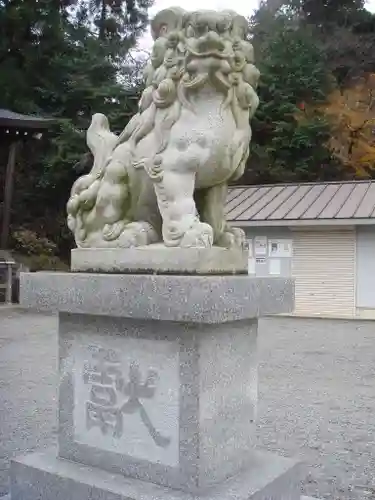 中氷川神社の狛犬