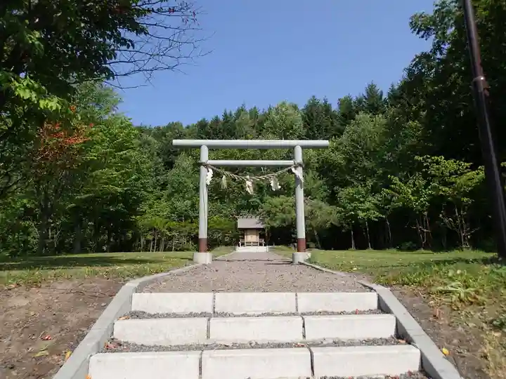 二見湖畔神社の鳥居