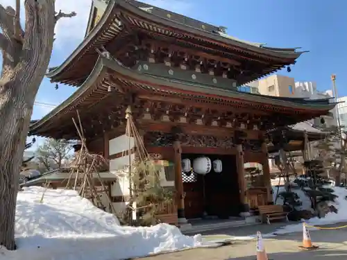 中央寺の山門