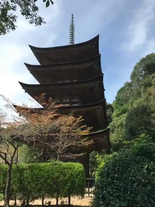瑠璃光寺の{uncategorized: "未分類", other: "その他", undefined: "問題あり", building: "その他建物", grave: "お墓", sacred_gate: "鳥居", guardian: "狛犬", statue: "像", buddha: "仏像", history: "歴史", nature: "自然", garden: "庭園", animal: "動物", pagoda: "塔", temizu: "手水舎", mountain_gate: "山門・神門", sanctuary: "本殿・本堂", subordinate: "末社・摂社", art: "芸術", scenery: "景色", jizo: "地蔵", ema: "絵馬", goshuin: "御朱印", omikuji: "おみくじ", items: "授与品その他", amulet: "お守り", goshuincho: "御朱印帳", eats: "食事", festival: "お祭り", votive_dance: "神楽", shichigosan: "七五三参", wedding: "結婚式", experience: "体験その他", initially: "初詣", around: "周辺", anti_infection: "感染症対策"}
