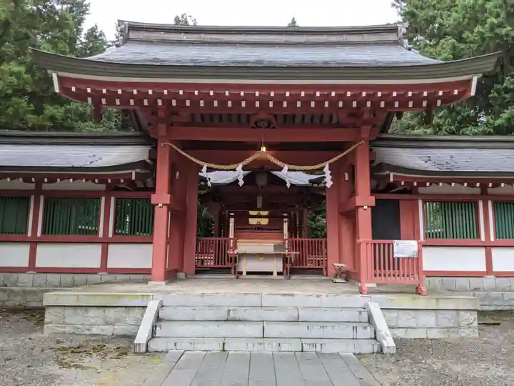 冨士御室浅間神社の本殿・本堂