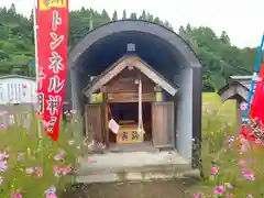 トンネル神社(青森県)