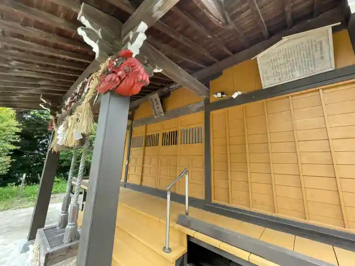 鹿嶋神社の{uncategorized: "未分類", other: "その他", undefined: "問題あり", building: "その他建物", grave: "お墓", sacred_gate: "鳥居", guardian: "狛犬", statue: "像", buddha: "仏像", history: "歴史", nature: "自然", garden: "庭園", animal: "動物", pagoda: "塔", temizu: "手水舎", mountain_gate: "山門・神門", sanctuary: "本殿・本堂", subordinate: "末社・摂社", art: "芸術", scenery: "景色", jizo: "地蔵", ema: "絵馬", goshuin: "御朱印", omikuji: "おみくじ", items: "授与品その他", amulet: "お守り", goshuincho: "御朱印帳", eats: "食事", festival: "お祭り", votive_dance: "神楽", shichigosan: "七五三参", wedding: "結婚式", experience: "体験その他", initially: "初詣", around: "周辺", anti_infection: "感染症対策"}