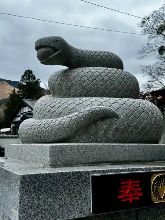 阿蘇白水龍神權現~白蛇神社~(熊本県)
