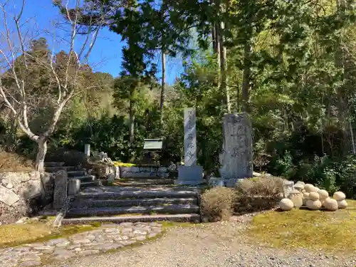 石塔寺の建物その他