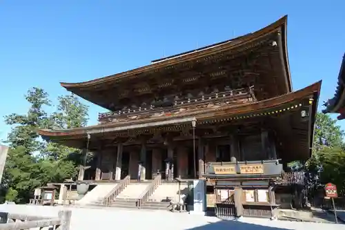 金峯山寺の本殿・本堂