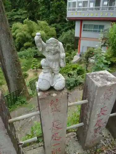 中之嶽神社の像