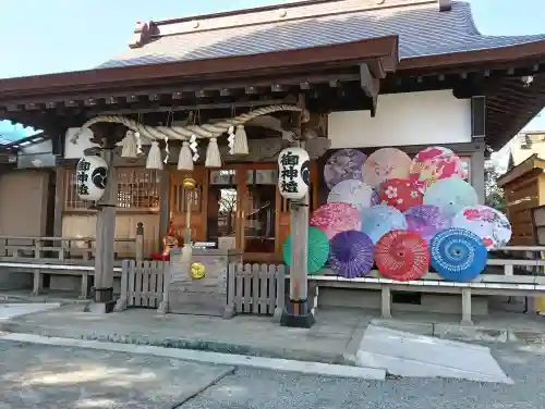 相模原氷川神社の{uncategorized: "未分類", other: "その他", undefined: "問題あり", building: "その他建物", grave: "お墓", sacred_gate: "鳥居", guardian: "狛犬", statue: "像", buddha: "仏像", history: "歴史", nature: "自然", garden: "庭園", animal: "動物", pagoda: "塔", temizu: "手水舎", mountain_gate: "山門・神門", sanctuary: "本殿・本堂", subordinate: "末社・摂社", art: "芸術", scenery: "景色", jizo: "地蔵", ema: "絵馬", goshuin: "御朱印", omikuji: "おみくじ", items: "授与品その他", amulet: "お守り", goshuincho: "御朱印帳", eats: "食事", festival: "お祭り", votive_dance: "神楽", shichigosan: "七五三参", wedding: "結婚式", experience: "体験その他", initially: "初詣", around: "周辺", anti_infection: "感染症対策"}
