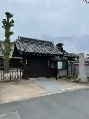 法円寺の山門