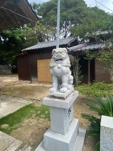 年毛神社の狛犬