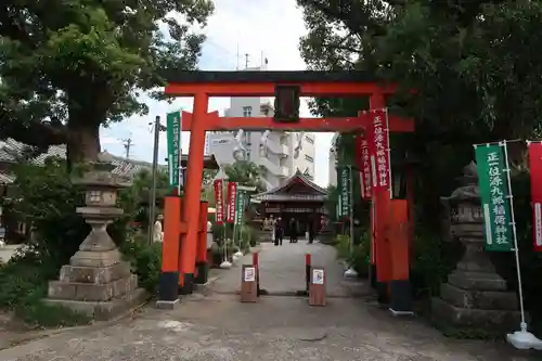 源九郎稲荷神社の鳥居