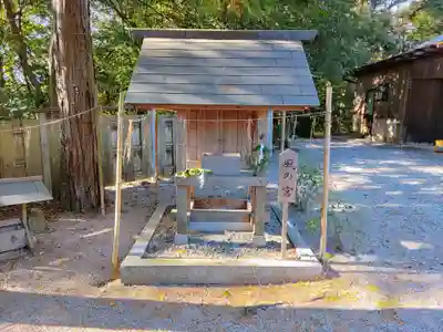 倭白山比咩神社（南出）の末社・摂社