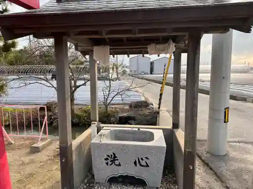 稲荷神社の手水舎