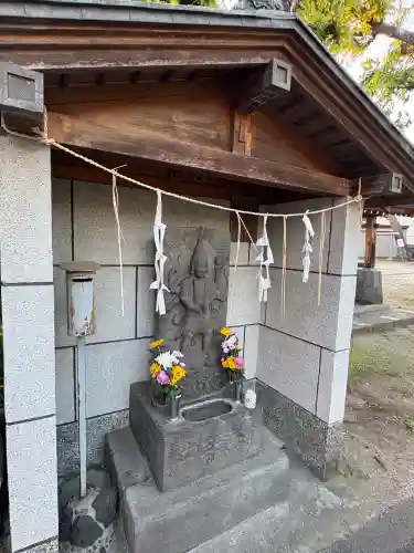 桑川神社の像
