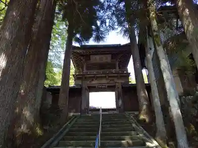 洞雲寺の山門・神門