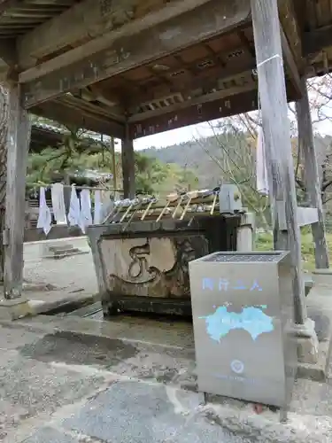 切幡寺の手水舎