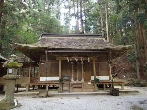 室生龍穴神社の本殿