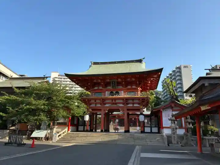 生田神社の{uncategorized: "未分類", other: "その他", undefined: "問題あり", building: "その他建物", grave: "お墓", sacred_gate: "鳥居", guardian: "狛犬", statue: "像", buddha: "仏像", history: "歴史", nature: "自然", garden: "庭園", animal: "動物", pagoda: "塔", temizu: "手水舎", mountain_gate: "山門・神門", sanctuary: "本殿・本堂", subordinate: "末社・摂社", art: "芸術", scenery: "景色", jizo: "地蔵", ema: "絵馬", goshuin: "御朱印", omikuji: "おみくじ", items: "授与品その他", amulet: "お守り", goshuincho: "御朱印帳", eats: "食事", festival: "お祭り", votive_dance: "神楽", shichigosan: "七五三参", wedding: "結婚式", experience: "体験その他", initially: "初詣", around: "周辺", anti_infection: "感染症対策"}