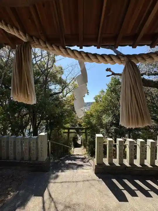 小田神社の{uncategorized: "未分類", other: "その他", undefined: "問題あり", building: "その他建物", grave: "お墓", sacred_gate: "鳥居", guardian: "狛犬", statue: "像", buddha: "仏像", history: "歴史", nature: "自然", garden: "庭園", animal: "動物", pagoda: "塔", temizu: "手水舎", mountain_gate: "山門・神門", sanctuary: "本殿・本堂", subordinate: "末社・摂社", art: "芸術", scenery: "景色", jizo: "地蔵", ema: "絵馬", goshuin: "御朱印", omikuji: "おみくじ", items: "授与品その他", amulet: "お守り", goshuincho: "御朱印帳", eats: "食事", festival: "お祭り", votive_dance: "神楽", shichigosan: "七五三参", wedding: "結婚式", experience: "体験その他", initially: "初詣", around: "周辺", anti_infection: "感染症対策"}