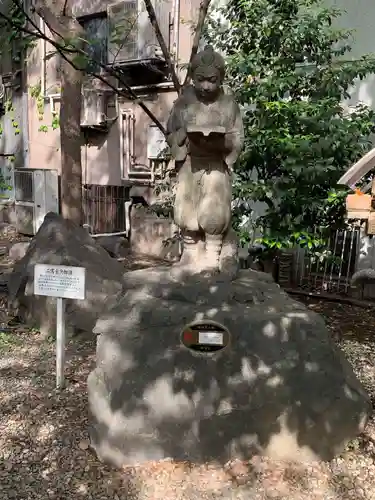 花園神社の像