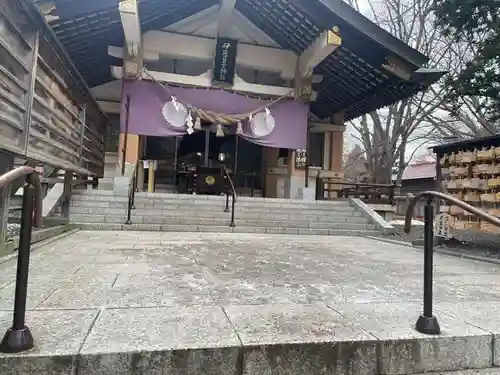 彌彦神社　(伊夜日子神社)の本殿・本堂