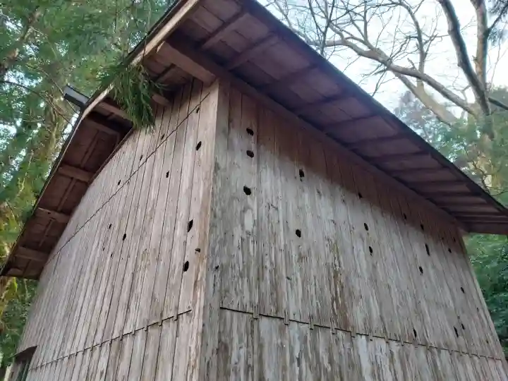 白石神社(若狭彦神社境外末社)の{uncategorized: "未分類", other: "その他", undefined: "問題あり", building: "その他建物", grave: "お墓", sacred_gate: "鳥居", guardian: "狛犬", statue: "像", buddha: "仏像", history: "歴史", nature: "自然", garden: "庭園", animal: "動物", pagoda: "塔", temizu: "手水舎", mountain_gate: "山門・神門", sanctuary: "本殿・本堂", subordinate: "末社・摂社", art: "芸術", scenery: "景色", jizo: "地蔵", ema: "絵馬", goshuin: "御朱印", omikuji: "おみくじ", items: "授与品その他", amulet: "お守り", goshuincho: "御朱印帳", eats: "食事", festival: "お祭り", votive_dance: "神楽", shichigosan: "七五三参", wedding: "結婚式", experience: "体験その他", initially: "初詣", around: "周辺", anti_infection: "感染症対策"}