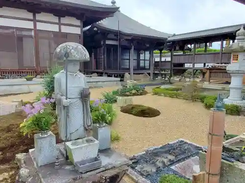 歓喜院の庭園