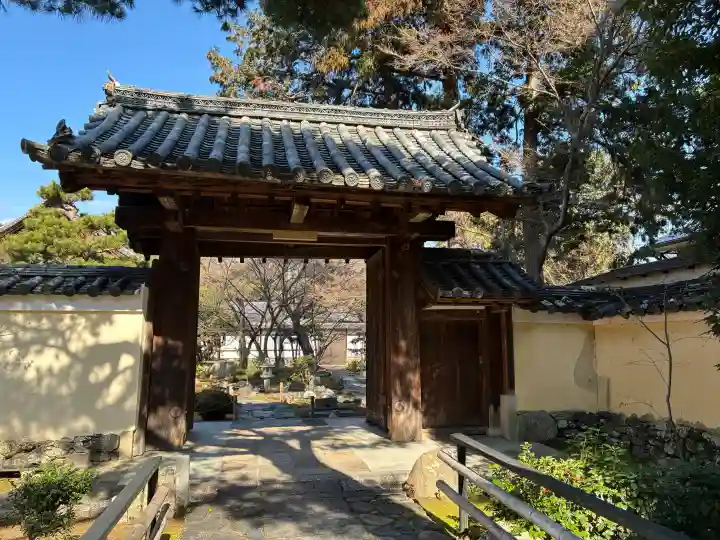 鹿王院の{uncategorized: "未分類", other: "その他", undefined: "問題あり", building: "その他建物", grave: "お墓", sacred_gate: "鳥居", guardian: "狛犬", statue: "像", buddha: "仏像", history: "歴史", nature: "自然", garden: "庭園", animal: "動物", pagoda: "塔", temizu: "手水舎", mountain_gate: "山門・神門", sanctuary: "本殿・本堂", subordinate: "末社・摂社", art: "芸術", scenery: "景色", jizo: "地蔵", ema: "絵馬", goshuin: "御朱印", omikuji: "おみくじ", items: "授与品その他", amulet: "お守り", goshuincho: "御朱印帳", eats: "食事", festival: "お祭り", votive_dance: "神楽", shichigosan: "七五三参", wedding: "結婚式", experience: "体験その他", initially: "初詣", around: "周辺", anti_infection: "感染症対策"}