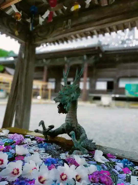 西教寺の手水舎