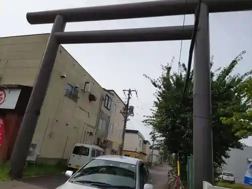 三里塚神社の鳥居