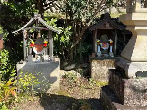貴宝院の{uncategorized: "未分類", other: "その他", undefined: "問題あり", building: "その他建物", grave: "お墓", sacred_gate: "鳥居", guardian: "狛犬", statue: "像", buddha: "仏像", history: "歴史", nature: "自然", garden: "庭園", animal: "動物", pagoda: "塔", temizu: "手水舎", mountain_gate: "山門・神門", sanctuary: "本殿・本堂", subordinate: "末社・摂社", art: "芸術", scenery: "景色", jizo: "地蔵", ema: "絵馬", goshuin: "御朱印", omikuji: "おみくじ", items: "授与品その他", amulet: "お守り", goshuincho: "御朱印帳", eats: "食事", festival: "お祭り", votive_dance: "神楽", shichigosan: "七五三参", wedding: "結婚式", experience: "体験その他", initially: "初詣", around: "周辺", anti_infection: "感染症対策"}