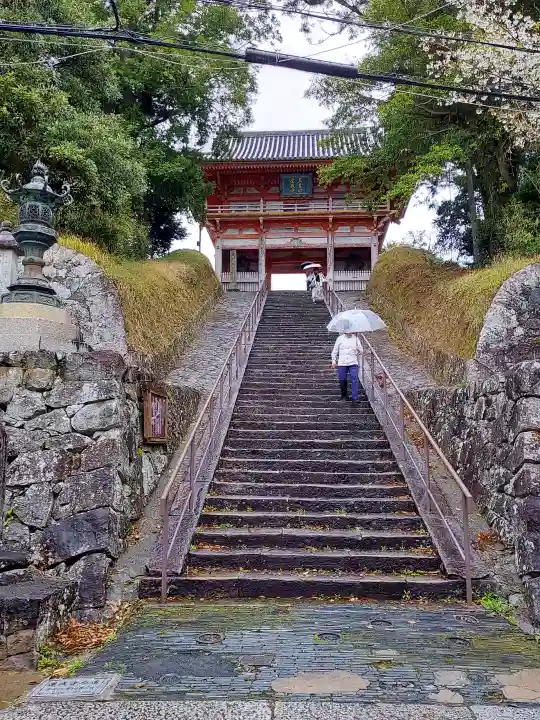 道成寺の{uncategorized: "未分類", other: "その他", undefined: "問題あり", building: "その他建物", grave: "お墓", sacred_gate: "鳥居", guardian: "狛犬", statue: "像", buddha: "仏像", history: "歴史", nature: "自然", garden: "庭園", animal: "動物", pagoda: "塔", temizu: "手水舎", mountain_gate: "山門・神門", sanctuary: "本殿・本堂", subordinate: "末社・摂社", art: "芸術", scenery: "景色", jizo: "地蔵", ema: "絵馬", goshuin: "御朱印", omikuji: "おみくじ", items: "授与品その他", amulet: "お守り", goshuincho: "御朱印帳", eats: "食事", festival: "お祭り", votive_dance: "神楽", shichigosan: "七五三参", wedding: "結婚式", experience: "体験その他", initially: "初詣", around: "周辺", anti_infection: "感染症対策"}