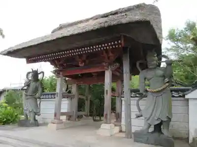 寳藏院の山門・神門