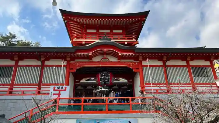 門戸厄神東光寺の山門・神門