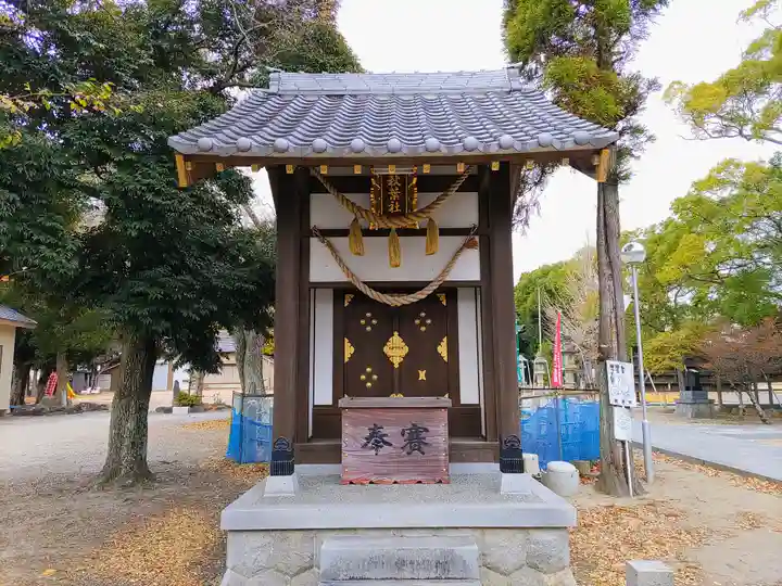 八劔神社(巨海町)の末社・摂社