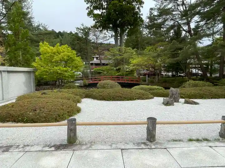 高野山大師教会の庭園