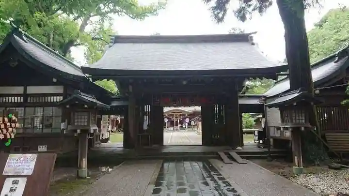 駒形神社の山門・神門