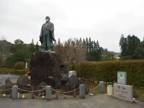 梅林神社の像