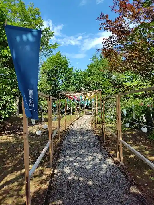 美瑛神社の庭園
