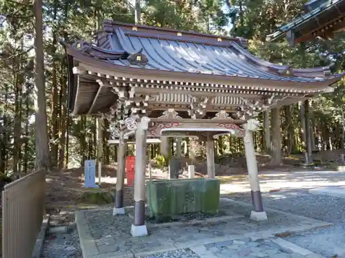 身延山奥之院思親閣の手水舎
