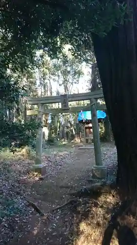 鳥見神社の鳥居