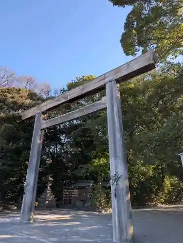 熱田神宮の{uncategorized: "未分類", other: "その他", undefined: "問題あり", building: "その他建物", grave: "お墓", sacred_gate: "鳥居", guardian: "狛犬", statue: "像", buddha: "仏像", history: "歴史", nature: "自然", garden: "庭園", animal: "動物", pagoda: "塔", temizu: "手水舎", mountain_gate: "山門・神門", sanctuary: "本殿・本堂", subordinate: "末社・摂社", art: "芸術", scenery: "景色", jizo: "地蔵", ema: "絵馬", goshuin: "御朱印", omikuji: "おみくじ", items: "授与品その他", amulet: "お守り", goshuincho: "御朱印帳", eats: "食事", festival: "お祭り", votive_dance: "神楽", shichigosan: "七五三参", wedding: "結婚式", experience: "体験その他", initially: "初詣", around: "周辺", anti_infection: "感染症対策"}