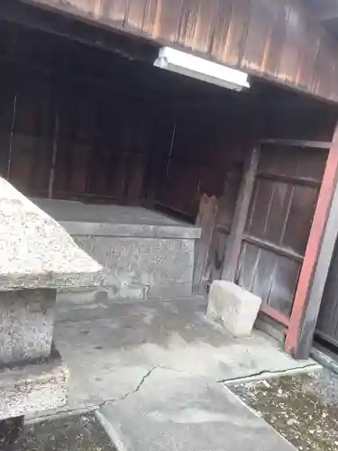 首塚社の本殿・本堂