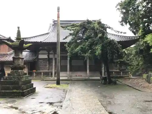 上日寺の本殿・本堂