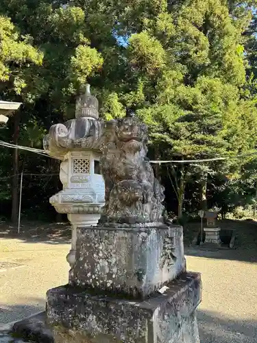 安房神社の狛犬