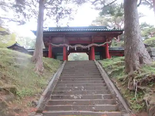 日光二荒山神社中宮祠の山門・神門