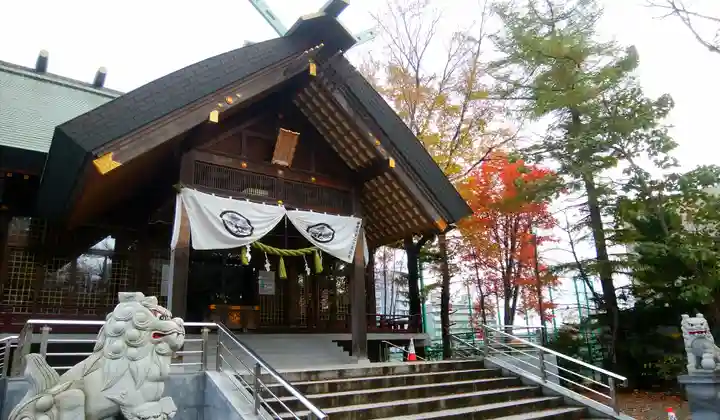 信濃神社の本殿・本堂