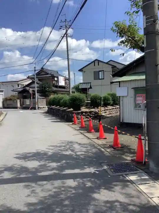 不明の社の周辺